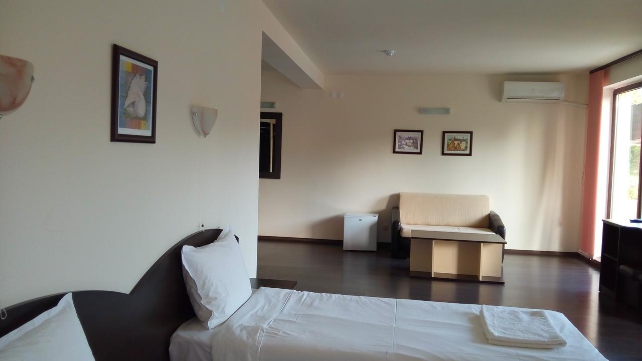 Hotel Enchevi Kirkovo  Ngoại thất bức ảnh